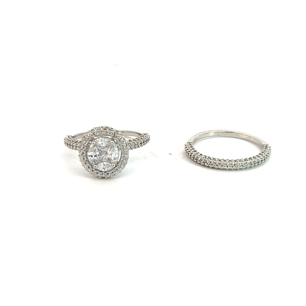 The Ovalolux Bridal Ring Set