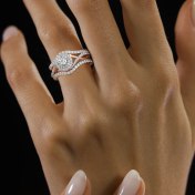 The Veloura Bridal Ring Set - thumb 4
