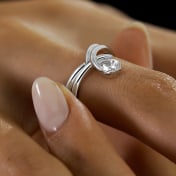 The Peartop Solitaire Ring - thumb 4