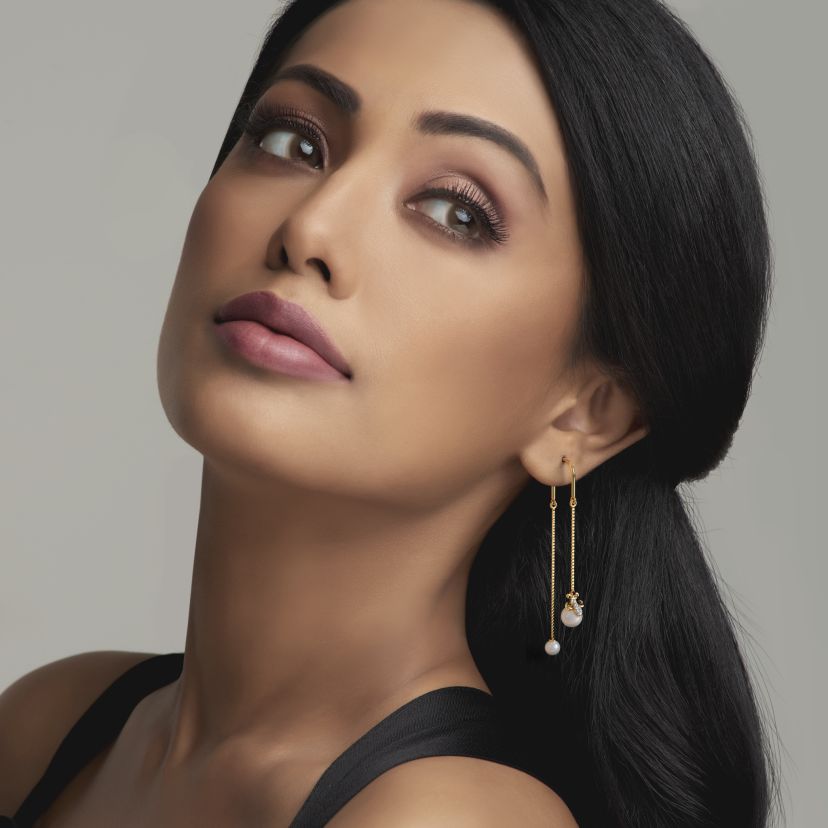 The Impressive Legend Sui Dhaga Earrings - image 3